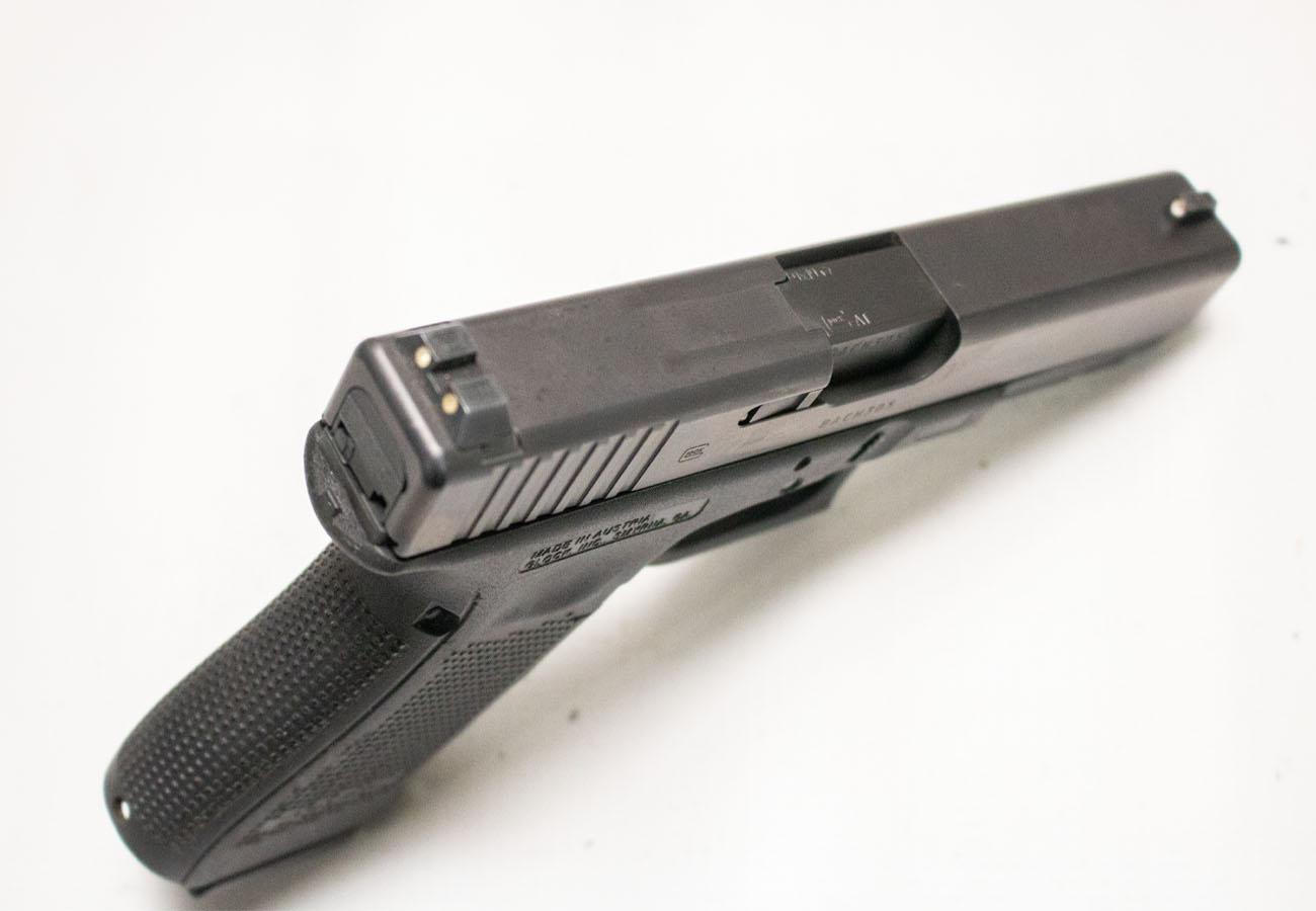 GLOCK 17 Gen4 9mm Police Trade-In Semi-Auto Pistol with Two Magazines